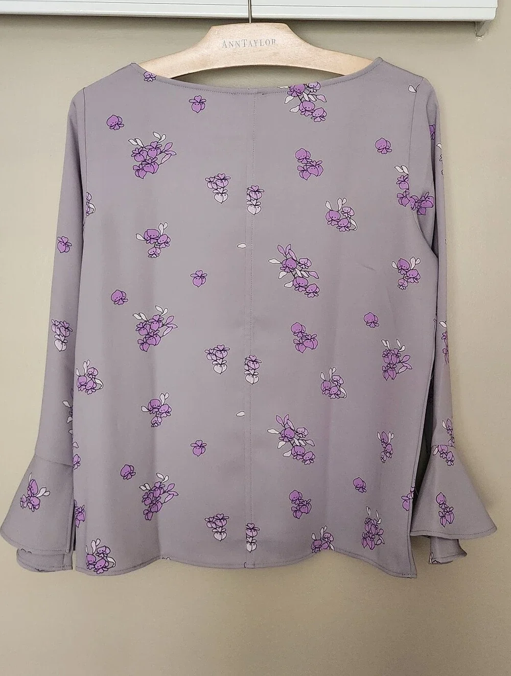 Ann Taylor Bell Sleeve Blouse With Floral Prints -GRAY -SP